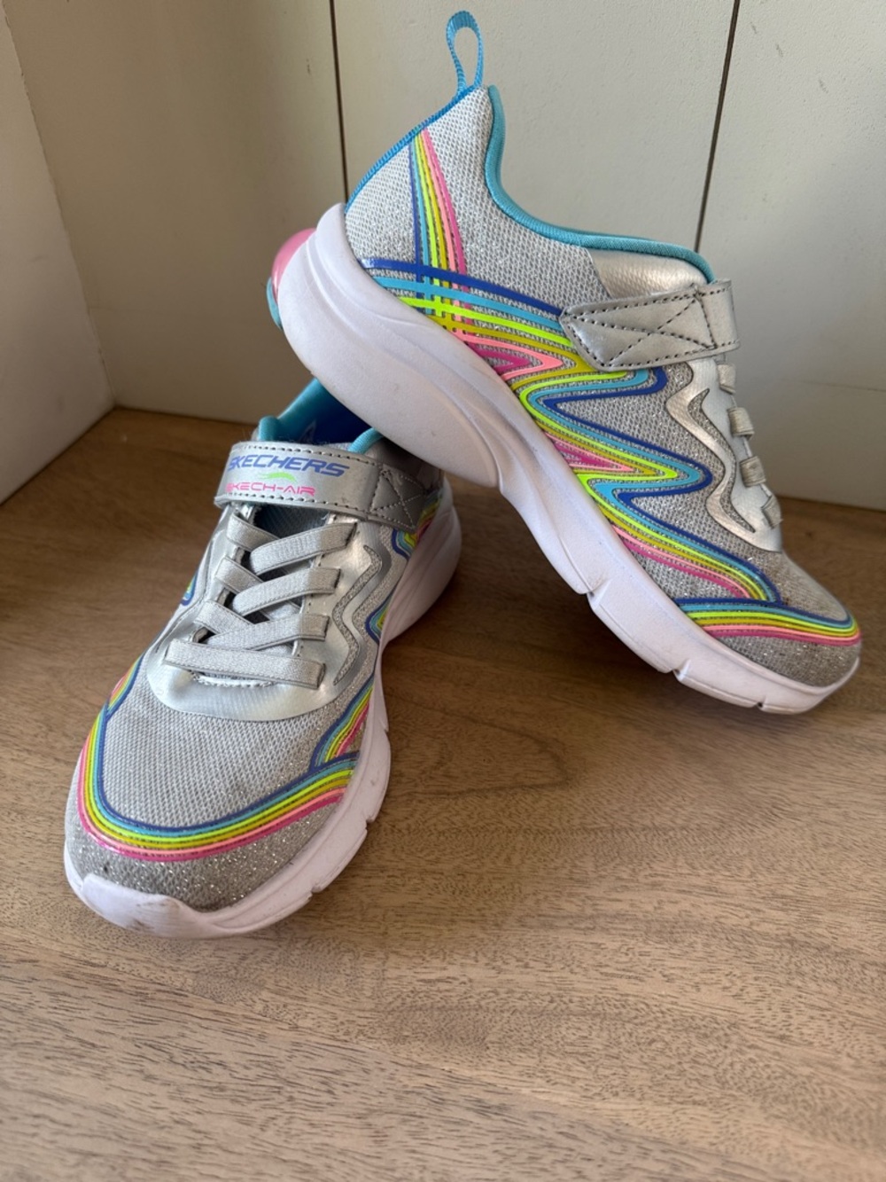 EUC Skechers Air Chilled Memory Foam Silver Sparkle Sneakers Rainbow Trim Size 2